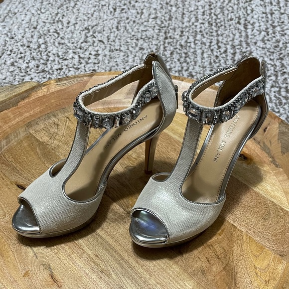 Antonio Melani Silver high heels with jewel embellishments - Picture 1 of 16